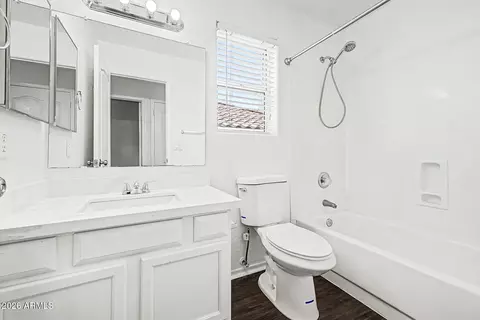 Bath - 929 S Scallop Dr, Gilbert, AZ 85233 photo 4 of 4