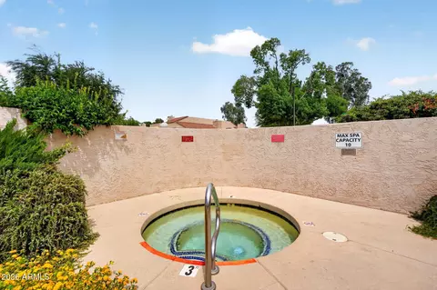 Exterior - 10 E Coral Gables Dr, Phoenix, AZ 85022 photo 8 of 9