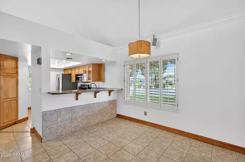 Dining - 10 E Coral Gables Dr, Phoenix, AZ 85022 photo 1 of 2