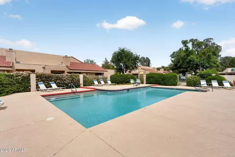 Exterior - 10 E Coral Gables Dr, Phoenix, AZ 85022 photo 7 of 9