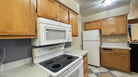 Kitchen - 2848 E Brown Rd #30, Mesa, AZ 85213 photo 2 of 2