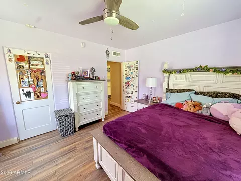 Bedroom - 15 E Orange Dr, Phoenix, AZ 85012 photo 2 of 5