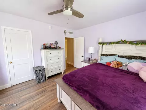 Bedroom - 15 E Orange Dr, Phoenix, AZ 85012 photo 3 of 5