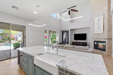 Kitchen - 3638 E Sands Dr, Phoenix, AZ 85050 photo 5 of 6
