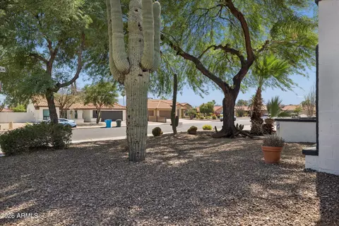 Exterior - 4568 E Paradise Ln, Phoenix, AZ 85032 photo 8 of 13