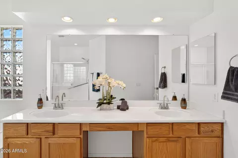 Bath - 3941 E Cullumber St, Gilbert, AZ 85234 photo 3 of 9