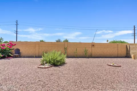 Exterior - 564 S 76th Pl, Mesa, AZ 85208 photo 3 of 9