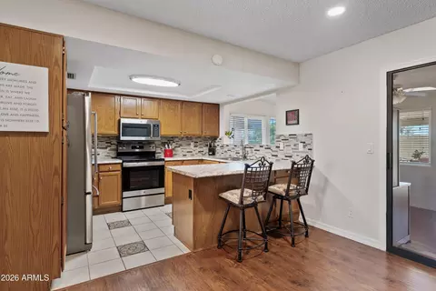 Kitchen - 564 S 76th Pl, Mesa, AZ 85208 photo 2 of 5