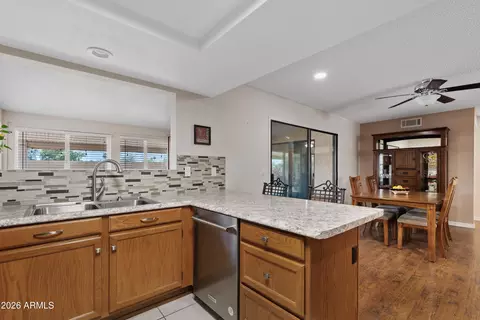 Kitchen - 564 S 76th Pl, Mesa, AZ 85208 photo 4 of 5