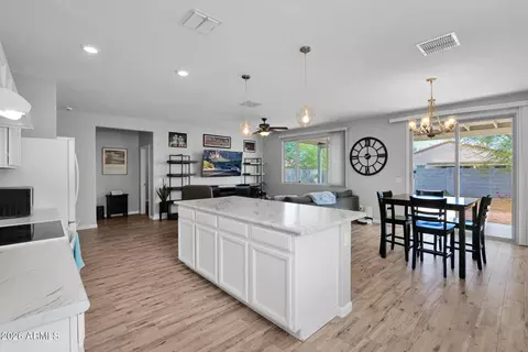 Kitchen - 1818 E Grove St, Phoenix, AZ 85040 photo 2 of 4