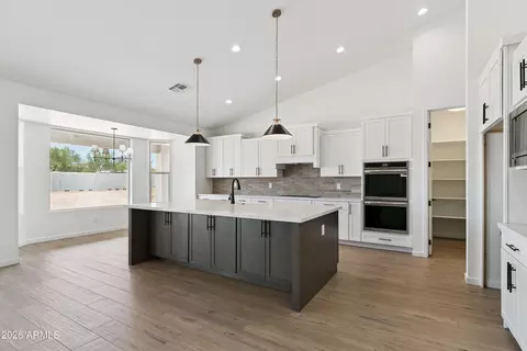 Kitchen - 1686 E Carriage Ln, Phoenix, AZ 85086 photo 2 of 3