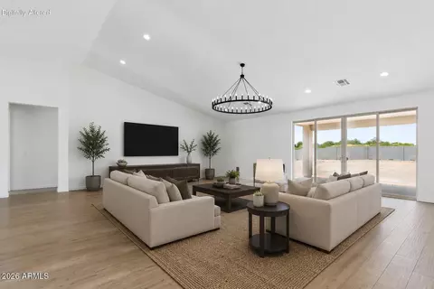 Living - 1686 E Carriage Ln, Phoenix, AZ 85086 photo 1 of 2