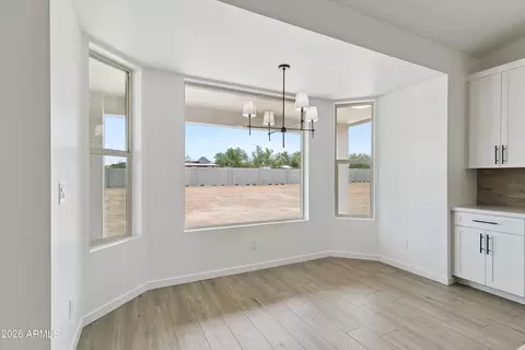 Dining - 1686 E Carriage Ln, Phoenix, AZ 85086 photo 2 of 2