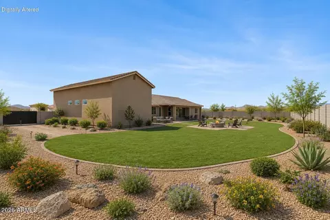 Exterior - 1686 E Carriage Ln, Phoenix, AZ 85086 photo 2 of 3