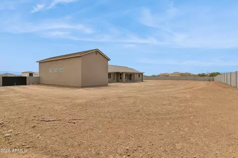 Exterior - 1686 E Carriage Ln, Phoenix, AZ 85086 photo 3 of 3