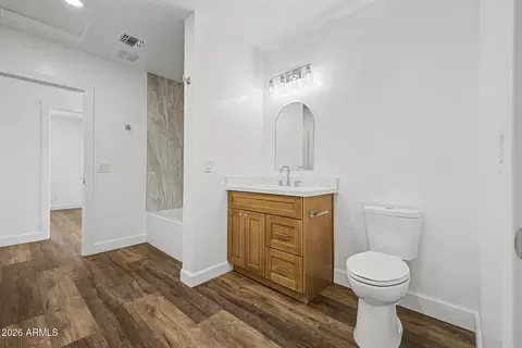 Bath - 1416 E Pierce St, Phoenix, AZ 85006 photo 4 of 4