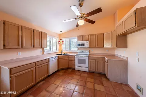 Kitchen - 125 E Blue Eagle Ln, Phoenix, AZ 85086 photo 3 of 5