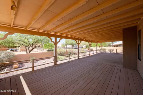 Exterior - 125 E Blue Eagle Ln, Phoenix, AZ 85086 photo 3 of 18