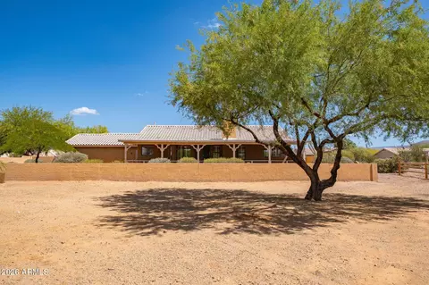 Exterior - 125 E Blue Eagle Ln, Phoenix, AZ 85086 photo 11 of 18