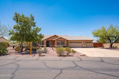 Exterior - 125 E Blue Eagle Ln, Phoenix, AZ 85086 photo 15 of 18