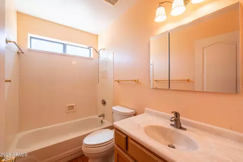 Bath - 125 E Blue Eagle Ln, Phoenix, AZ 85086 photo 4 of 4
