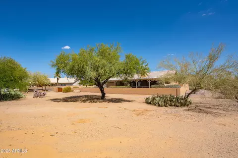 Exterior - 125 E Blue Eagle Ln, Phoenix, AZ 85086 photo 8 of 18