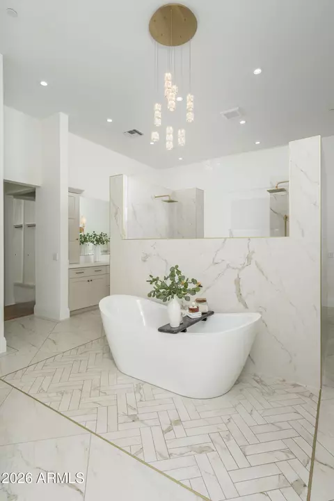 Bath - 4737 Exeter Blvd, Phoenix, AZ 85018 photo 3 of 11