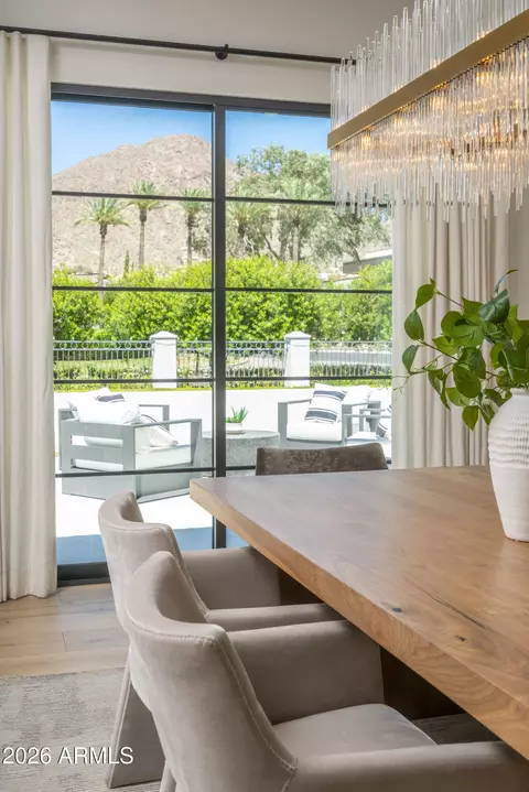 Dining - 4737 Exeter Blvd, Phoenix, AZ 85018 photo 2 of 3