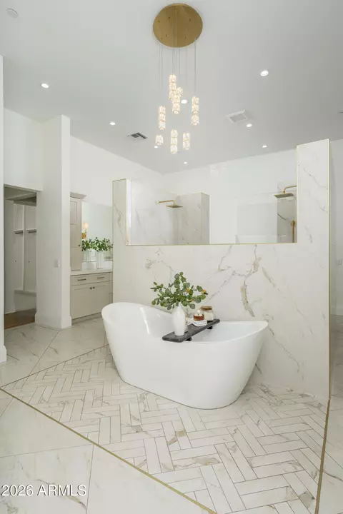 Bath - 4737 Exeter Blvd, Phoenix, AZ 85018 photo 3 of 11