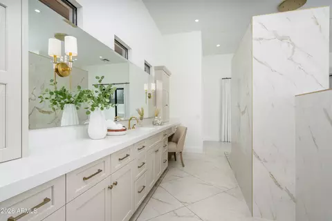 Bath - 4737 Exeter Blvd, Phoenix, AZ 85018 photo 1 of 11
