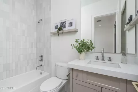 Bath - 4737 Exeter Blvd, Phoenix, AZ 85018 photo 7 of 11