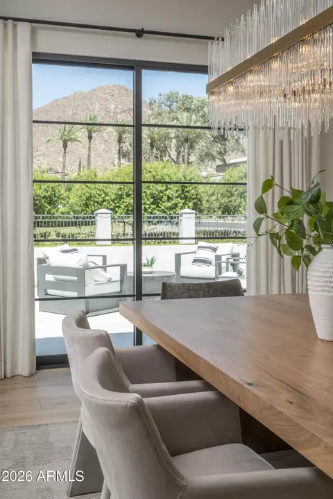 Dining - 4737 Exeter Blvd, Phoenix, AZ 85018 photo 2 of 3