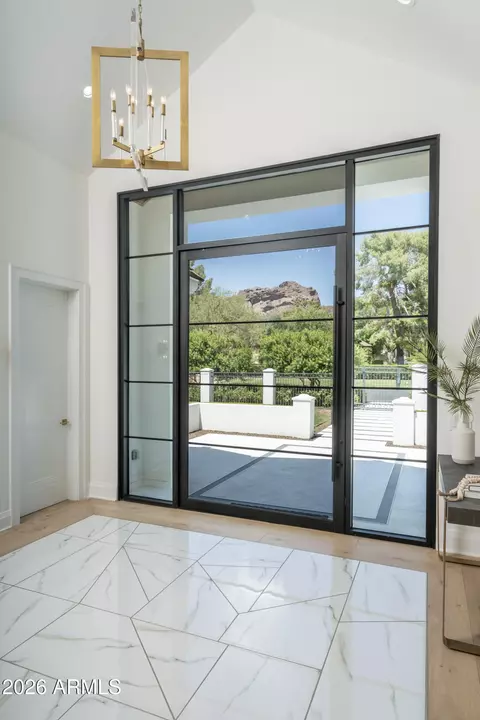 Entry Way - 4737 Exeter Blvd, Phoenix, AZ 85018 photo 3 of 5