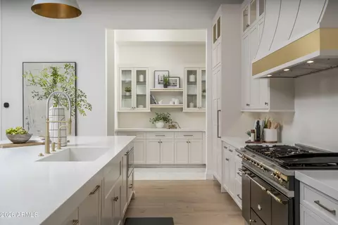 Kitchen - 4737 Exeter Blvd, Phoenix, AZ 85018 photo 5 of 7