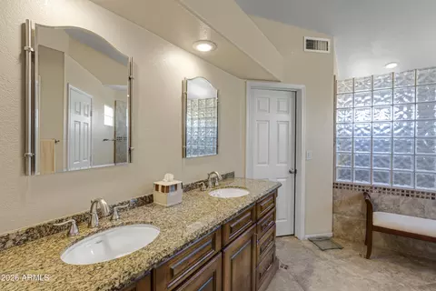 Bath - 1317 E Grandview Rd, Phoenix, AZ 85022 photo 2 of 7