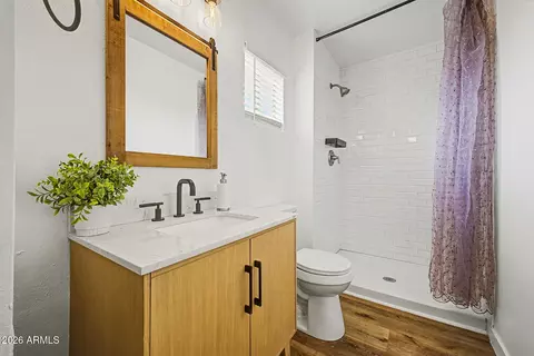 Bath - 1066 E Carson Dr, Tempe, AZ 85282 photo 1 of 3