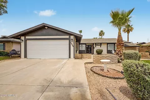 Exterior - 1066 E Carson Dr, Tempe, AZ 85282 photo 2 of 12