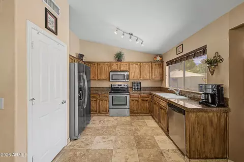 Kitchen - 4226 E Whitney Ln, Phoenix, AZ 85032 photo 1 of 4