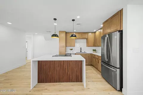 5232 W Hearn Rd, Glendale, AZ 85306