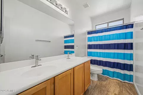 Bath - 3293 E Red Oak Ln, Gilbert, AZ 85297 photo 3 of 4