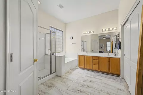 Bath - 3293 E Red Oak Ln, Gilbert, AZ 85297 photo 1 of 4