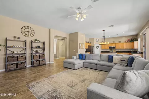 Living - 3293 E Red Oak Ln, Gilbert, AZ 85297 photo 6 of 7