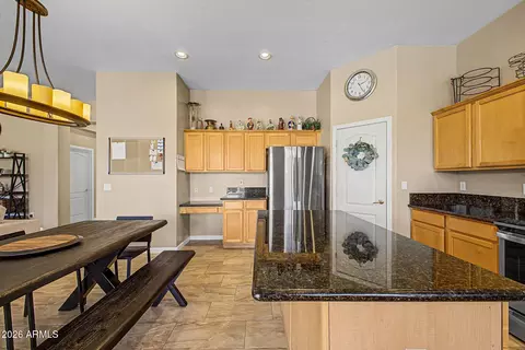 Kitchen - 3293 E Red Oak Ln, Gilbert, AZ 85297 photo 2 of 9