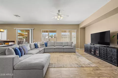 Living - 3293 E Red Oak Ln, Gilbert, AZ 85297 photo 1 of 7