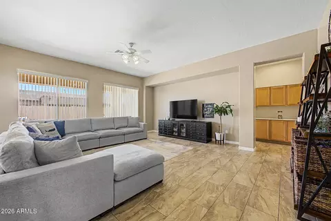 Living - 3293 E Red Oak Ln, Gilbert, AZ 85297 photo 4 of 7