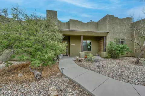 210 W Yucca Ln, New River, AZ 85087