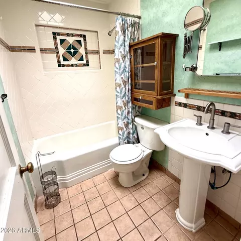 Bath - 5 Gardner St, Bisbee, AZ 85603 photo 3 of 3