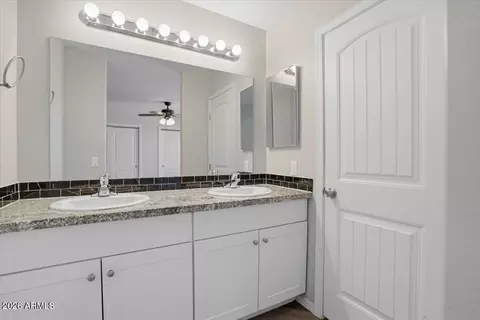 Bath - 19643 E Rojo Rd, Florence, AZ 85132 photo 1 of 2