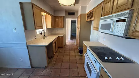Kitchen - 1315 E Pepper Pl, Mesa, AZ 85203 photo 2 of 2