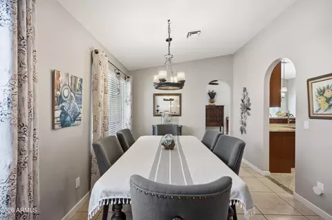 Dining - 4019 E Morrow Dr, Phoenix, AZ 85050 photo 2 of 3